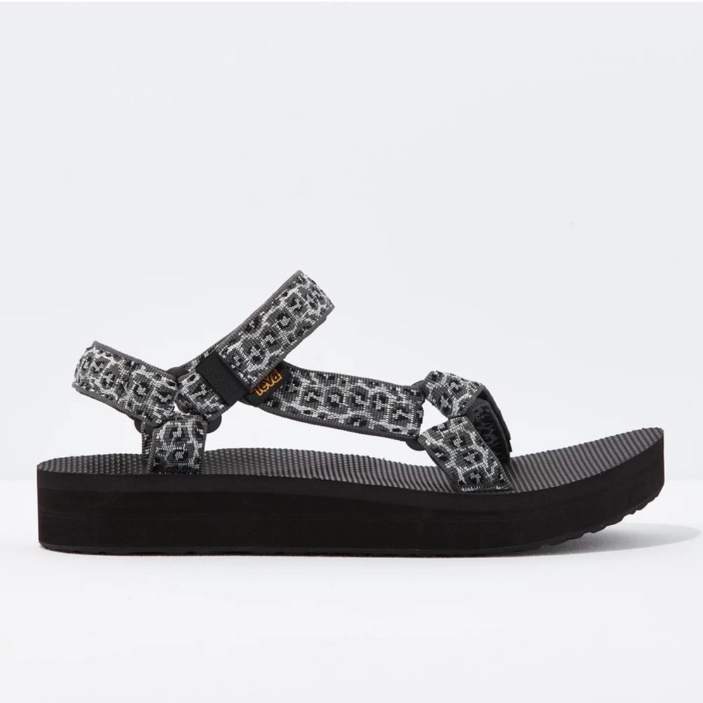 Teva Midform Universal Gray Leopard Print Sandals